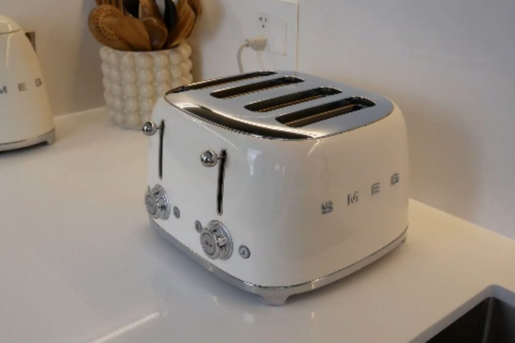 Smeg 4 Slice Toaster TSF03 2025