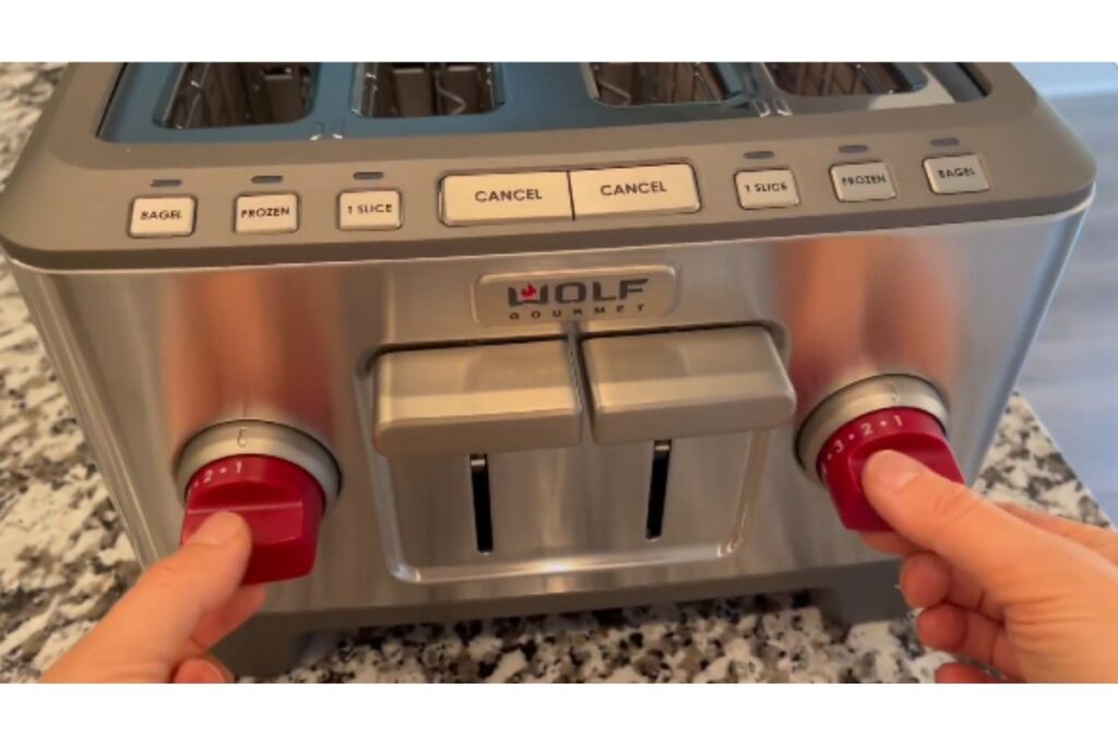 Wolf Gourmet Four Slice Toaster Double switch