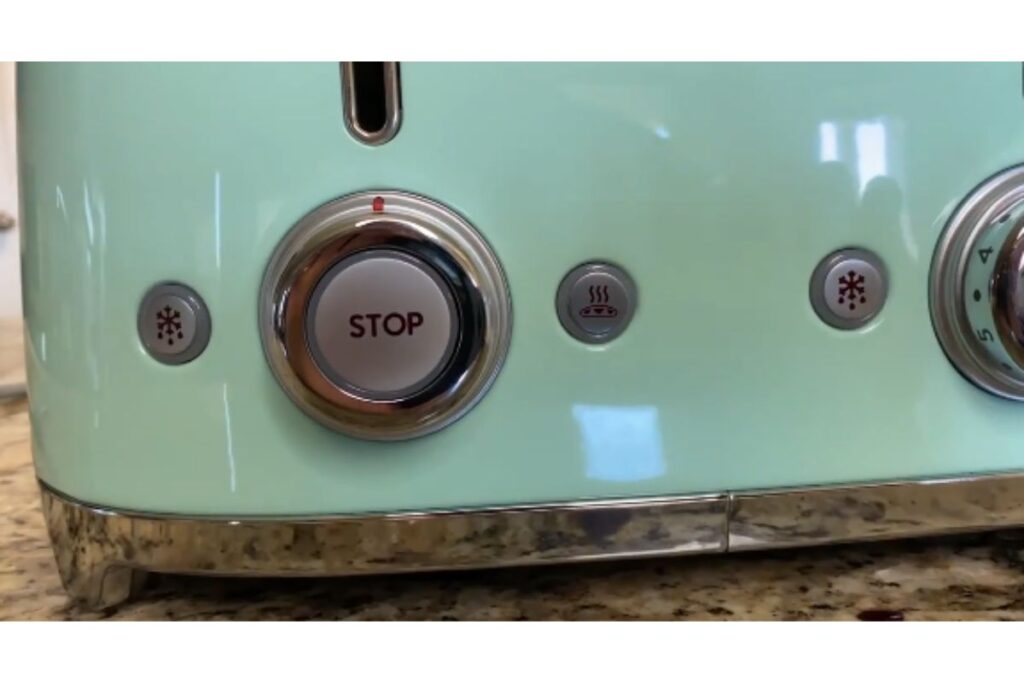 smeg 4 slice User interface