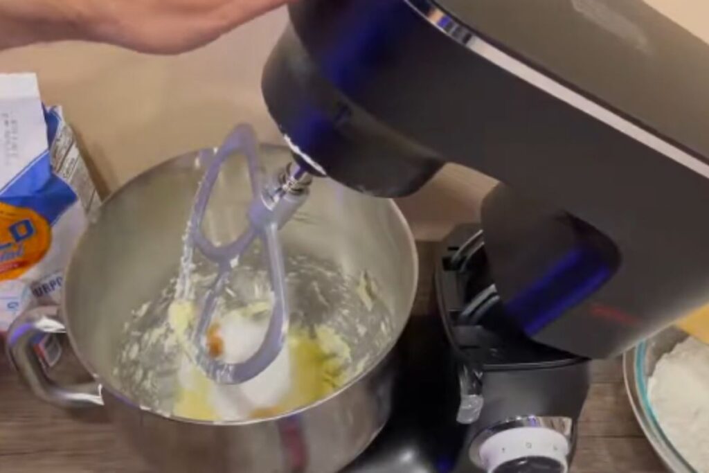 vezzio stand mixer